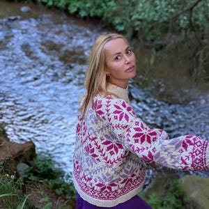 Handmade Wool Knit Sweater: Cozy Pink Vintage Pullover